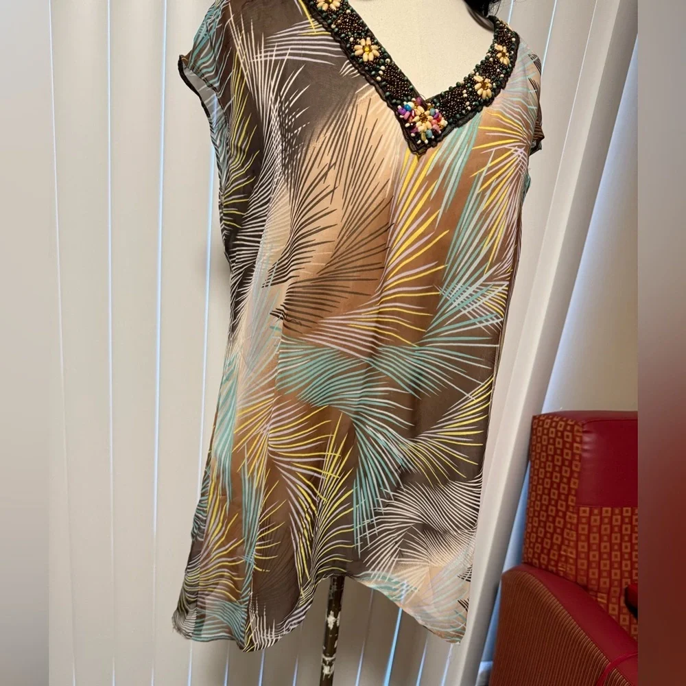 Status by chenault women’s blouse size L in excellent condition